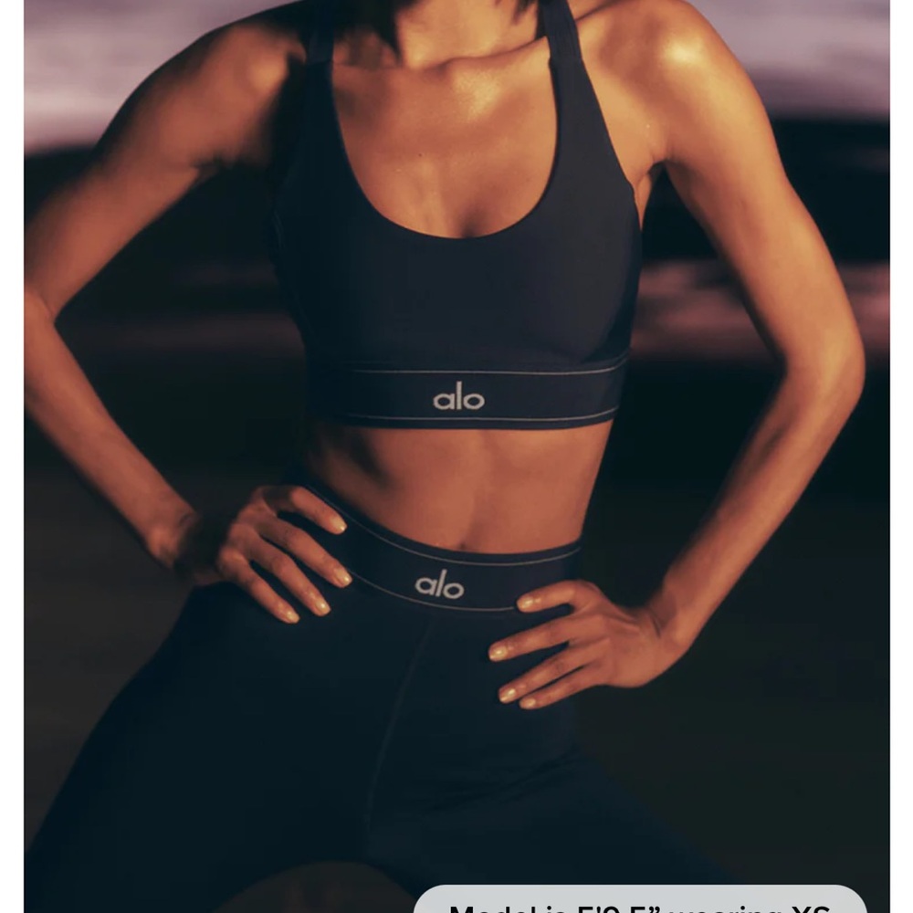 Alo Yoga Black High-Waist Leggings & Sports Bra Set - Picture 2 of 5